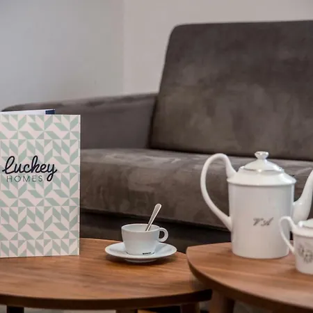 Luckey Homes - Rue D'eterville Apartament