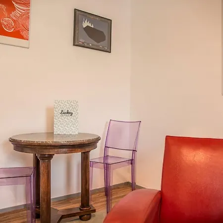 Luckey Homes - Rue D'eterville Apartament